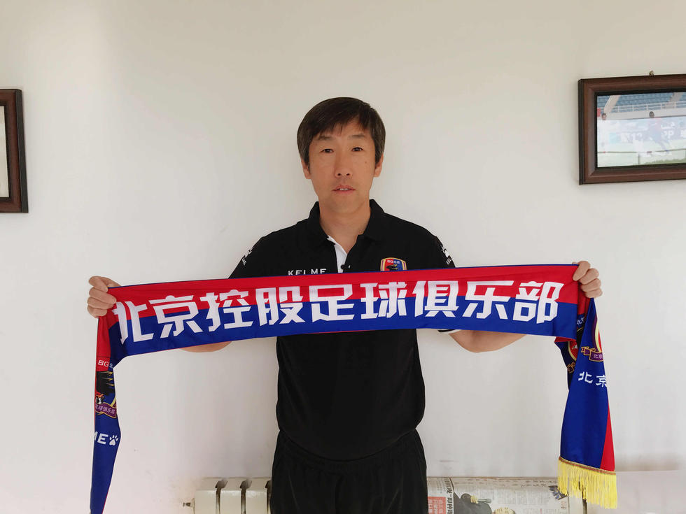 万般无奈之下也只能暂时叫停了所有的特工活动。